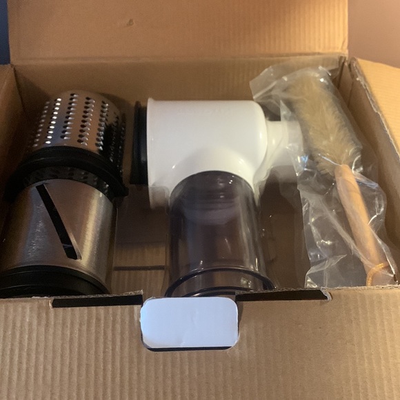 Kitoart Shredder Attachment for KitchenAid Mixer White - Picture 3 of 3